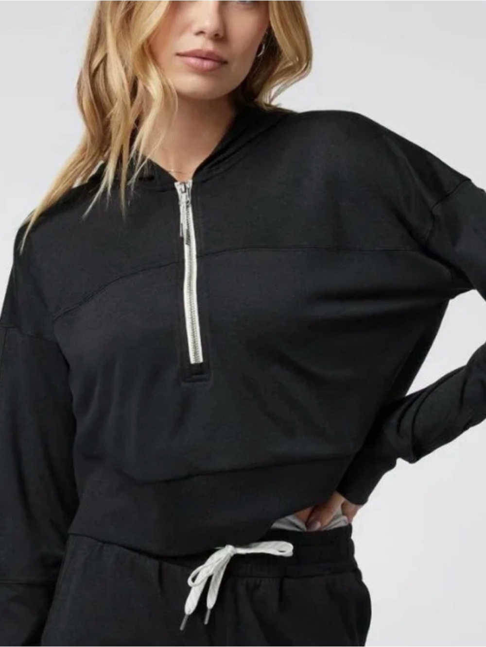 Vuori Half Zip Crop Fit Hoodie Heathered Black - Picture 2 of 9